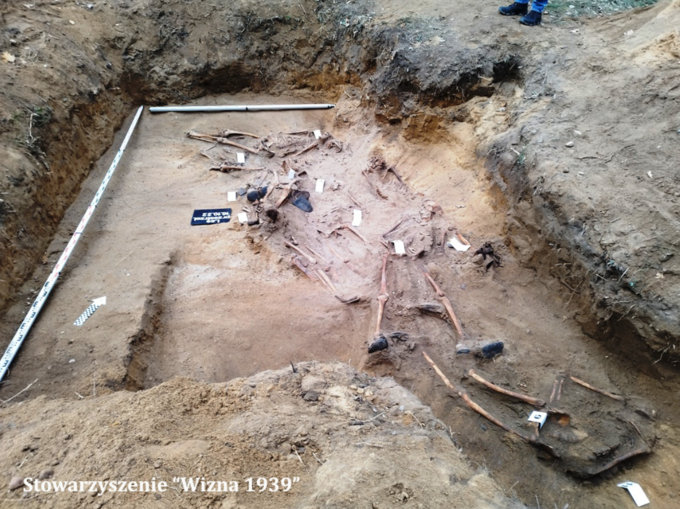 Jedwabne: ekshumowano szczątki jedenastu Polaków zabitych przez niemieckich żandarmów