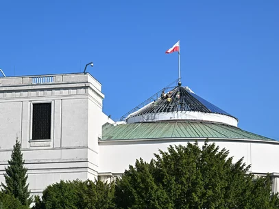 Miniatura: Więcej pieniędzy na pensje w Sejmie....