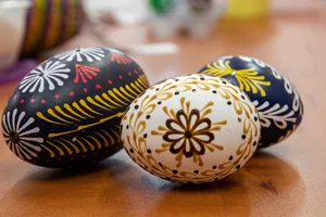 Miniatura: "Magia" wielkanocnych pisanek. Zdobienie...