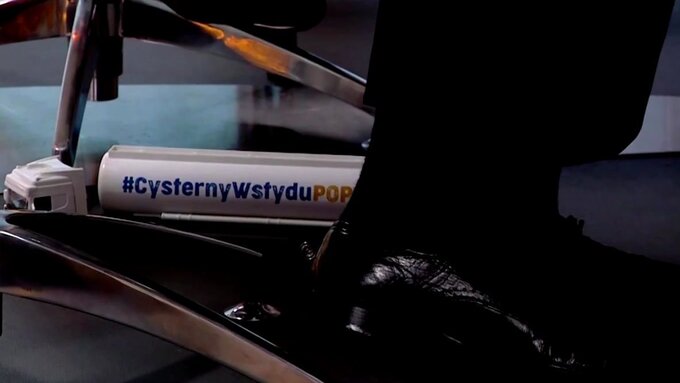 "Cysterna wstydu" pod&nbsp;krzesłem Dariusza Jońskiego