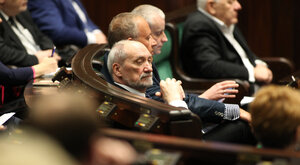 Miniatura: Macierewicz pozbawiony ochrony i...