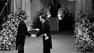 Miniatura: „Smutni panowie” na tropie Nobla dla Miłosza