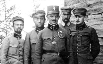 Sztab 2&nbsp;pułku piechoty Legion&oacute;w. W&nbsp;środku widoczny Włodzimierz Zag&oacute;rski
