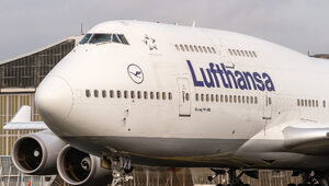 Miniatura: Lufthansa odwołuje niemal wszystkie loty w...