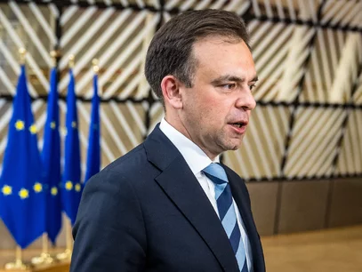 Miniatura: Wyższy wiek emerytalny? Domański składa...