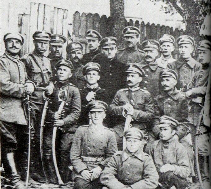 Żołnierze pułku tatarskiego w 1919 r.