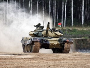 Miniatura: Białoruś sprowadziła czołgi pod granicę z...