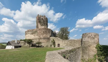 W którym wieku wybudowano zamek w Bolkowie?