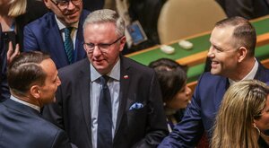 Miniatura: Wspólne zdjęcie Nawrockiego i Sikorskiego....