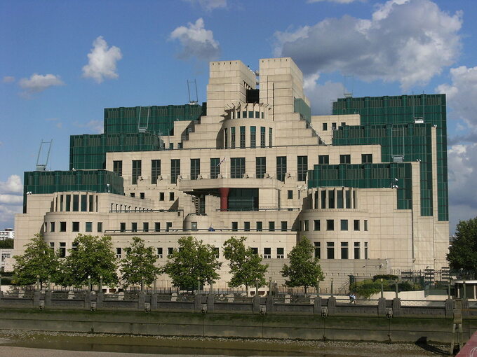 Siedziba wywiadu brytyjskiego (MI6) w Londynie