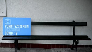 Miniatura: Pomorskie: Policja pilnuje punktów szczepień