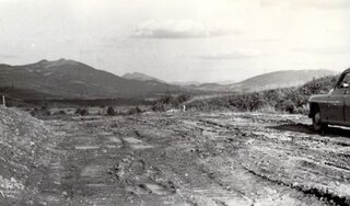Taki księżycowi krajobraz pozostawili po&nbsp;sobie Sowieci. Bieszczady, 1951 rok