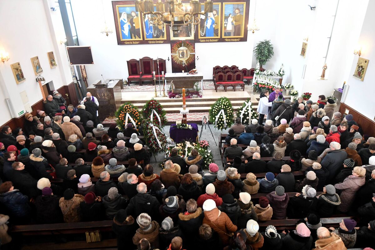 Uroczystości pogrzebowe aktorki Agnieszki Kotulanki w kościele św. Józefa Oblubieńca NMP w Legionowie 