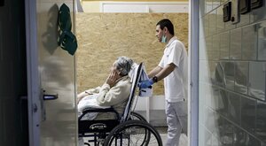 Miniatura: Na podwyżki dla lekarzy pieniędzy jeszcze...