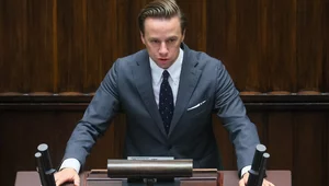 Miniatura: "Dziś w nocy to uzgodnili". Bosak alarmuje...