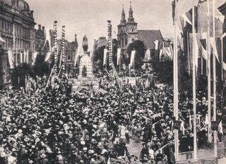Uroczystość odsłonięcia pomnika Grunwaldzkiego w Krakowie 15 lipca 1910 roku, na której po raz pierwszy publicznie wykonano Rotę