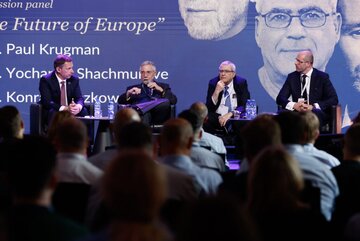 Panel dyskusyjny &bdquo;Future of&nbsp;the&nbsp;Europe&rdquo; z&nbsp;udziałem noblisty, prof. Paula Krugmana, prof. Yochanana Shachmurove&rsquo;a oraz&nbsp;prof. Konrada Raczkowskiego, Prorektora UKSW