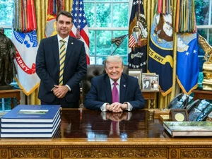 Miniatura: Przegrał wybory, uciekł do USA. "Trump...