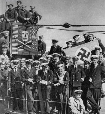 Załoga &bdquo;Sokoła&rdquo; w&nbsp;bazie na&nbsp;Gibraltarze