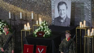 Miniatura: Jan Frycz pożegnany na Powązkach....
