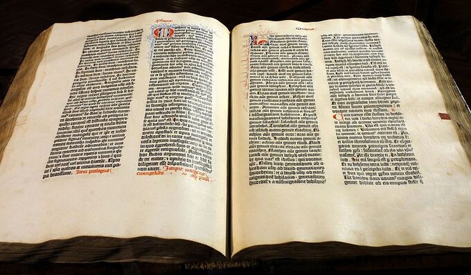 Biblia Gutenberga ze zbioru Muzeum Diecezjalnego w Pelplinie