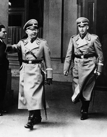 Heinrich Himmler i&nbsp;Reinhard Heydrich w&nbsp;Wiedniu, marzec 1938 roku