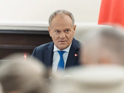 Miniatura: Premier: Podpisałem wniosek. Nie pytajcie...