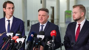 Miniatura: PiS: Rząd Donalda Tuska kontynuuje...