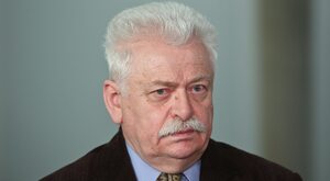 Prof. Szeremietiew: Na przywódcę ratującego Rosję szykuje się Miedwiediew