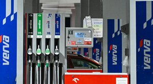 Miniatura: Regulowane ceny paliw w Polsce....