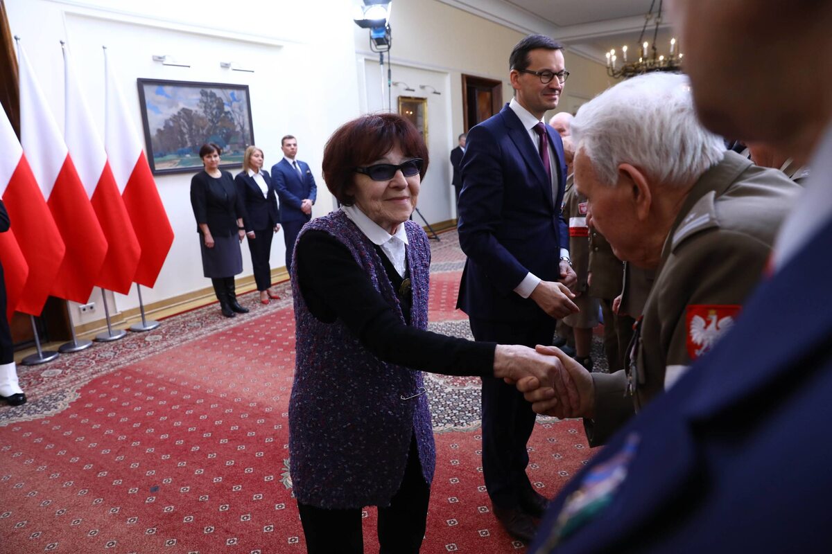 Zofia Pilecka-Optułowicz podczas uroczystości w Kancelarii Premiera 