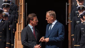 Miniatura: Tusk pokazał prezent od premiera Szwecji....