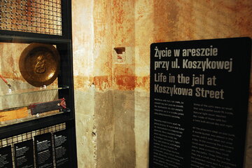 Pamiątki po osadzonych w areszcie przy ul. Koszykowej 