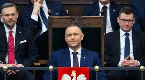 Miniatura: Spada poparcie dla Nawrockiego. "Dzieje...