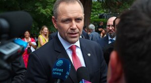Miniatura: "Idę się modlić, nie krzyczcie". Prezydent...