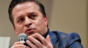 Miniatura: Dziennikarz potwierdza i żegna się z hitem...