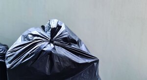 Miniatura: Emeryci mogą nie płacić za śmieci. Wielu...