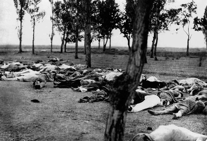 Ciała zabitych Ormian w czasie ludobójstwa Ormian w Turcji