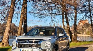 Miniatura: Mitsubishi Outlander Phev