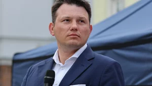 Miniatura: "Nasz tchórzliwy rząd chowa głowę w...