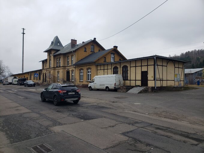 Stacja kolejowa Jelenia G&oacute;ra Zachodnia -&nbsp;stan obecny