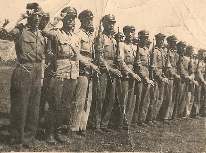 Oddział milicjantów przeznaczony do walk z UPA. Pogórze Dynowskie, 1946 rok.