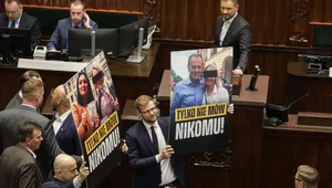 Miniatura: Posłowi koalicji puściły nerwy. "Won do...