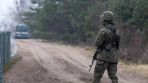 Miniatura: Żołnierz ranny na granicy Polski z...