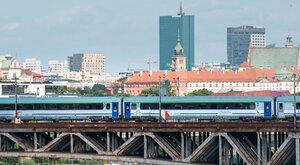 Miniatura: Dzisiaj w nocy zmiana czasu. 14 pociągów...