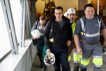 Mateusz Morawiecki podczas uroczystości uruchomienia pieca WTR w Hucie Miedzi „Legnica” 