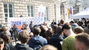 Miniatura: UW odmówił politykom PiS. Tłumy na...