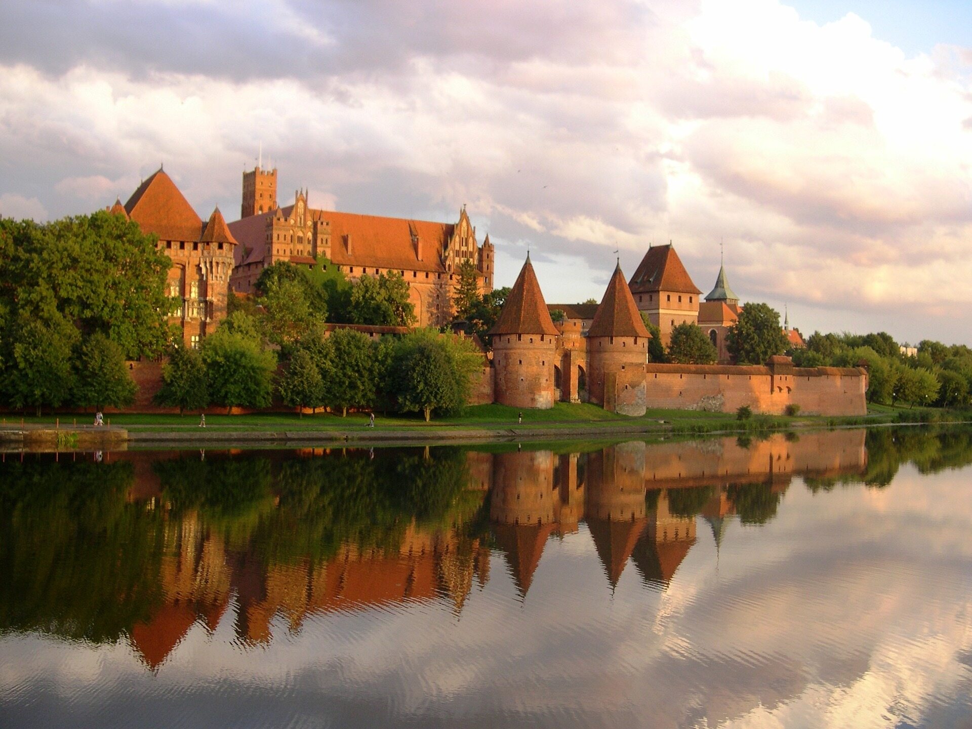 Od którego roku zamek w Malborku był rezydencją królów Polski?