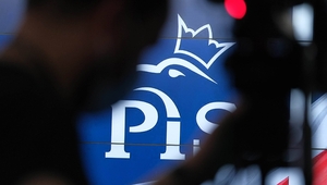 PiS wygrywa sondaże i ma pole-position przed wyborami wiosennymi