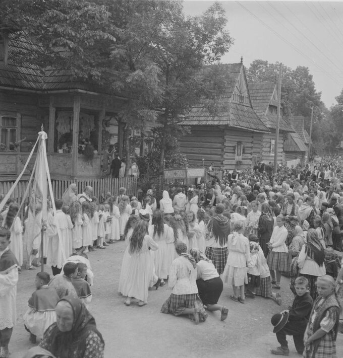 W. Werner - Procesja Bożego Ciała w Chochołowie, 1957 r., ze zbiorów Muzeum Tatrzańskiego